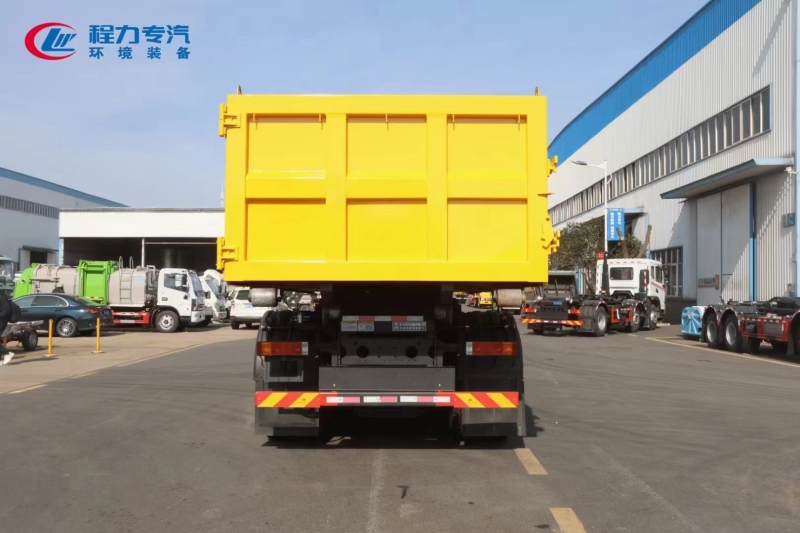 重汽豪沃后双桥25吨勾臂垃圾车 重汽豪沃后双桥25吨勾臂垃圾车