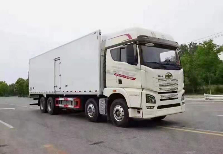 解放JH6领航高顶双卧冷藏车_9.4米货箱冷藏车