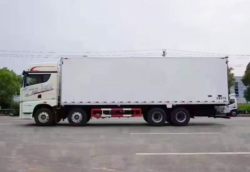 解放JH6领航高顶双卧冷藏车_9.4米货箱冷藏车