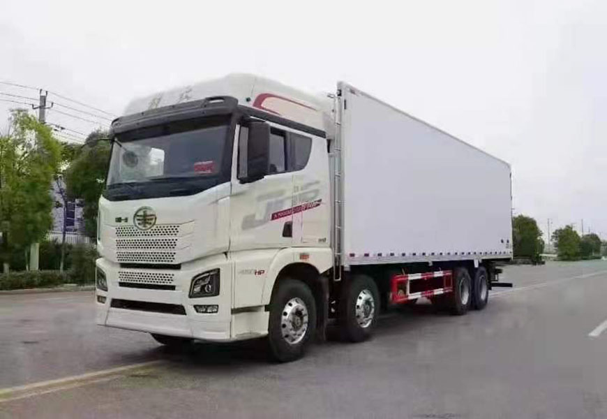 解放JH6领航高顶双卧冷藏车_9.4米货箱冷藏车