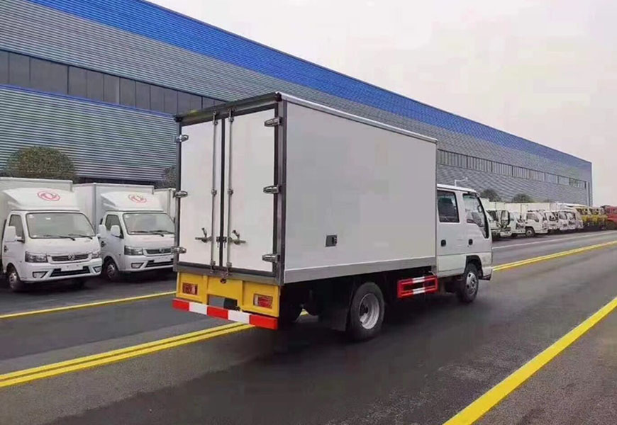 五十铃双排座冷藏车_3.2米冷藏车