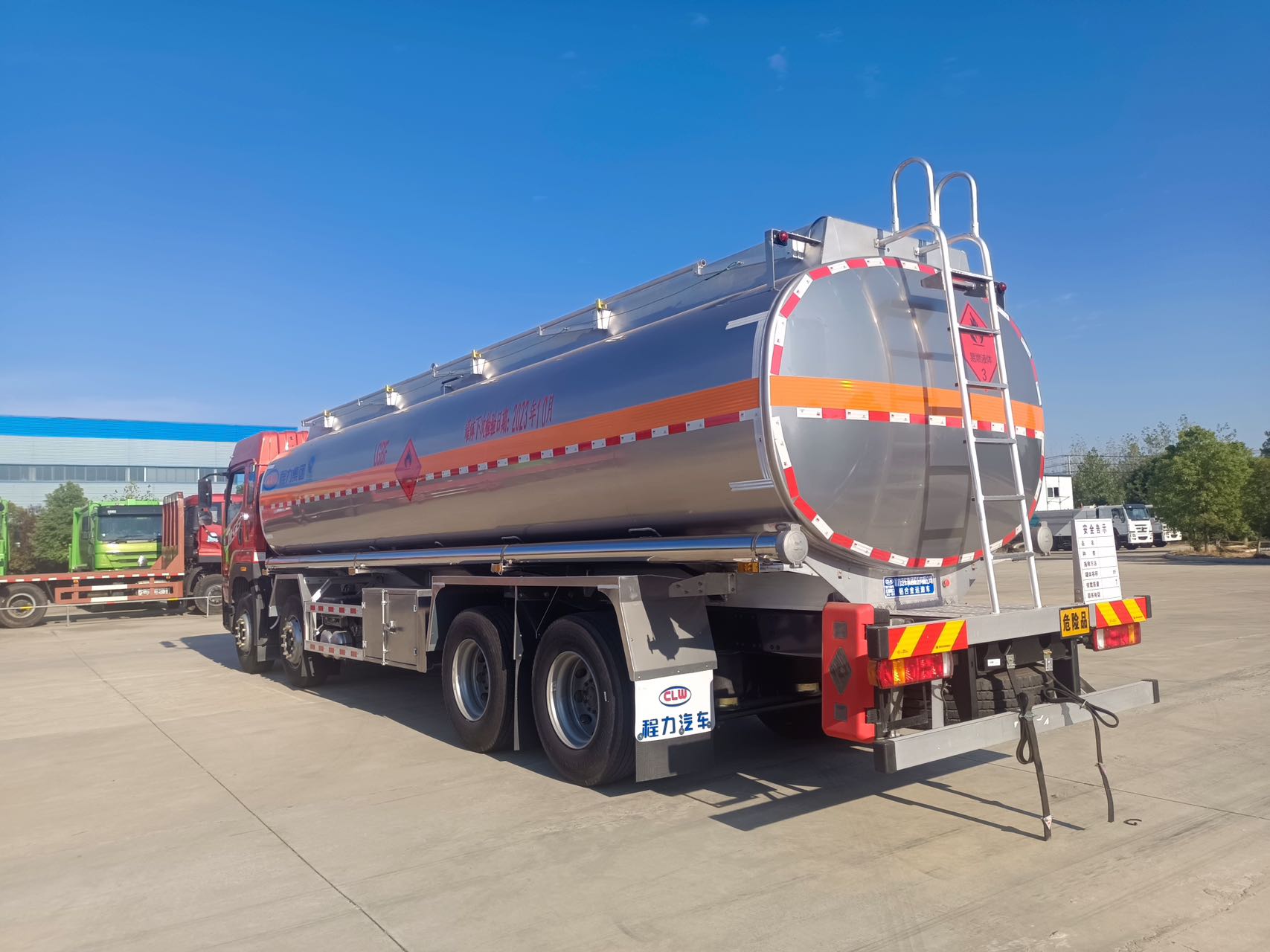 一汽解放JK6铝合金30立方油罐车