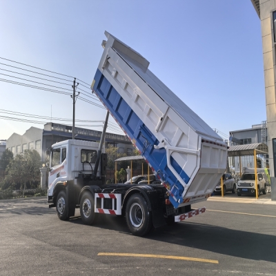 污泥运输车_无泄漏鸡粪运输车