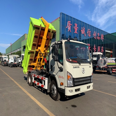 大运5吨8吨建筑垃圾运输车