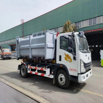 污泥自卸车_污泥运输勾臂车