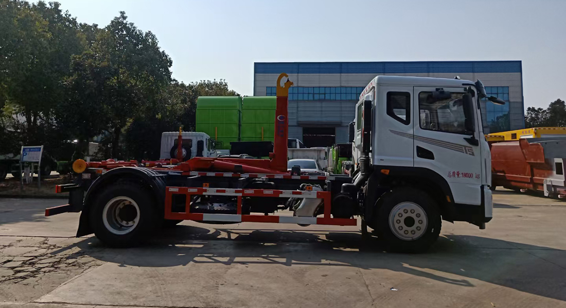 东风华神18吨勾臂垃圾车 东风华神18吨勾臂垃圾车