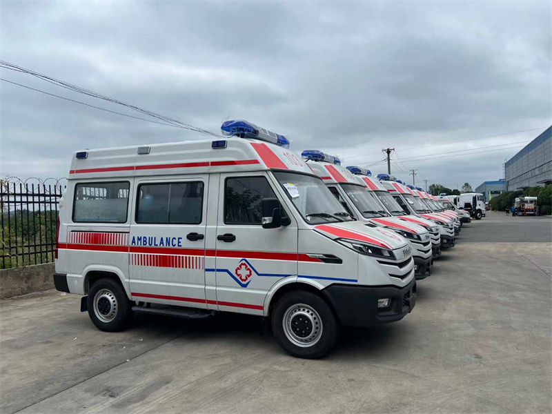 12台崭新的程力牌依维柯欧胜型救护车