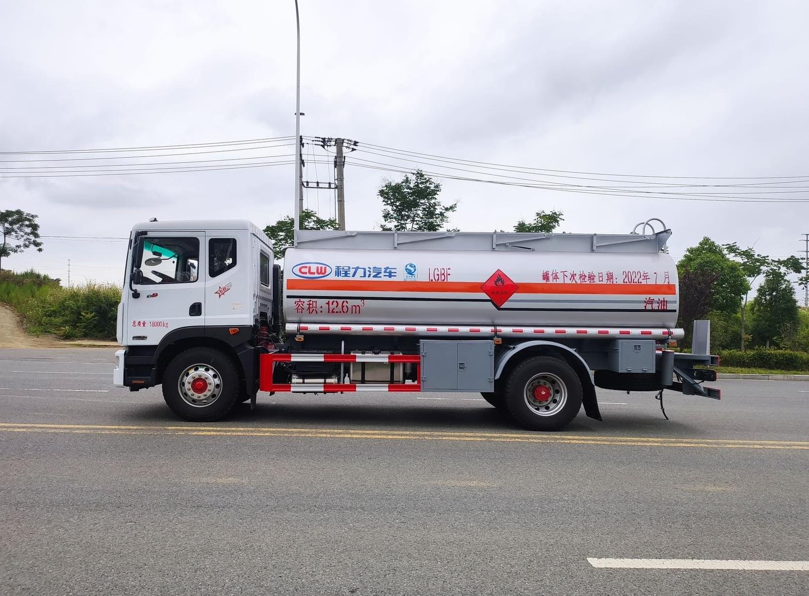 东风多利卡D9油罐车|多利卡12方加油车